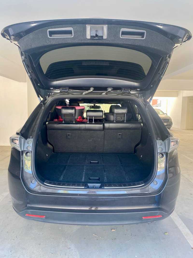 2017 Toyota Harrier 2,0L 2017 Cyprus