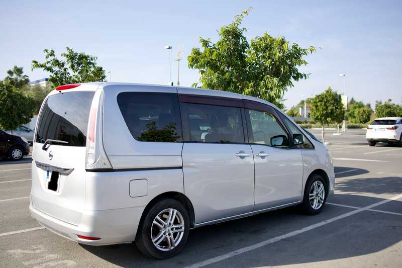 2012 Nissan Serena 2,0L 2012 Cyprus