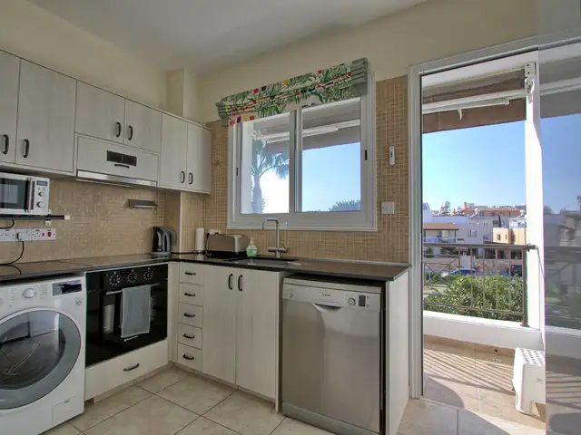 2-bedroom apartment to rent, Paphos — Tombs Of the Kings