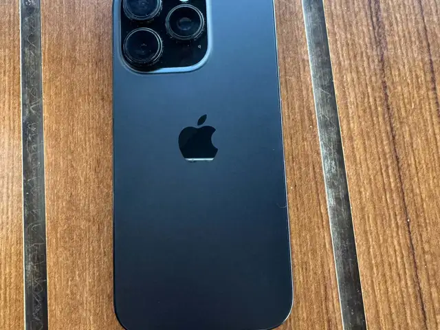 Iphone 16 pro, Επαρχία Λευκωσίας — Άγιος Δομέτιος - Άγιος Γεώργιος
