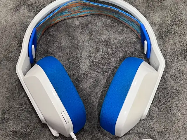 Logitech headphones new condition, Επαρχία Λεμεσού — Γερμασόγεια