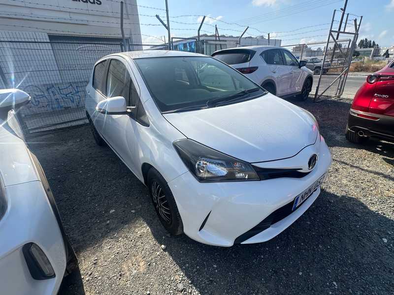 2015 Toyota Vitz 1,3L 2015 Cyprus