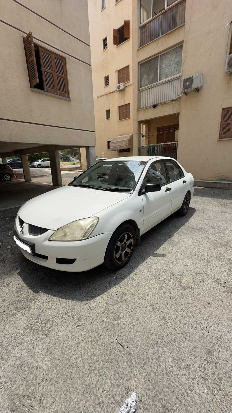 Mitsubishi Lancer 1,3L 2004
