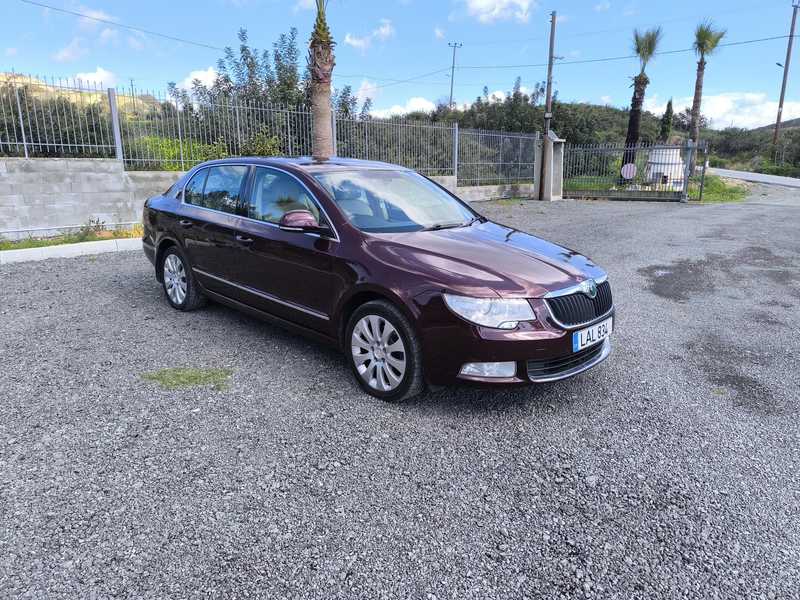 Skoda Superb 1,4L 2012
