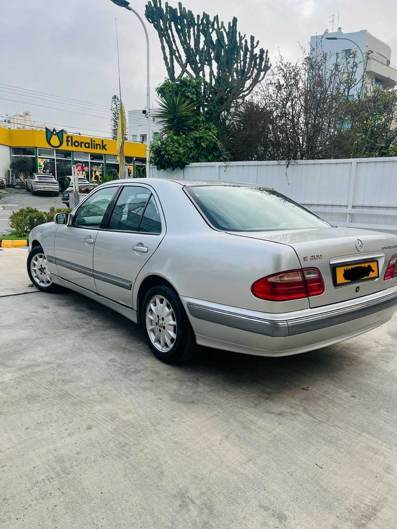 Mercedes-Benz E-Class 6,6L 2002