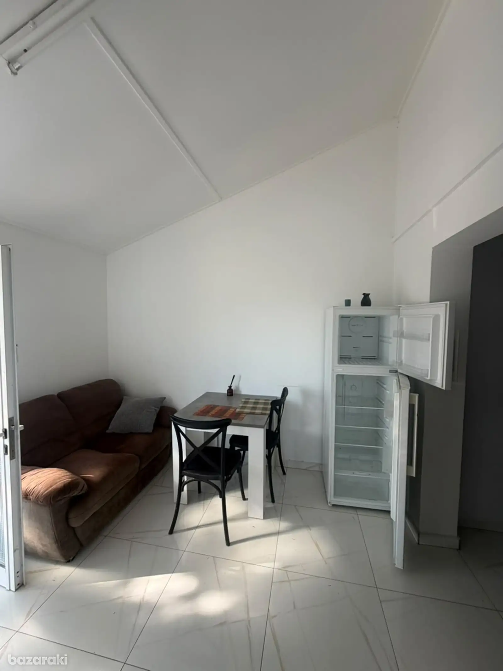 House, 1 bedroom — 6