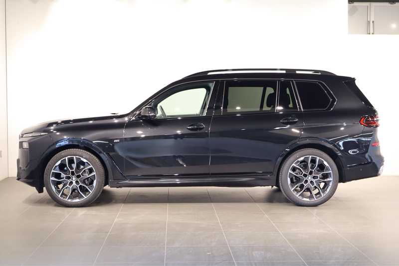 2025 BMW X7 3,0L 2025 Cyprus