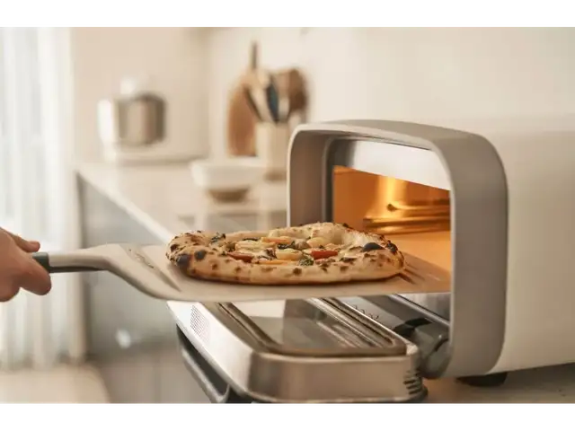 Ooni volt 2 Professional Pizza oven in White, Nicosia — Latsia - Agios Georgios