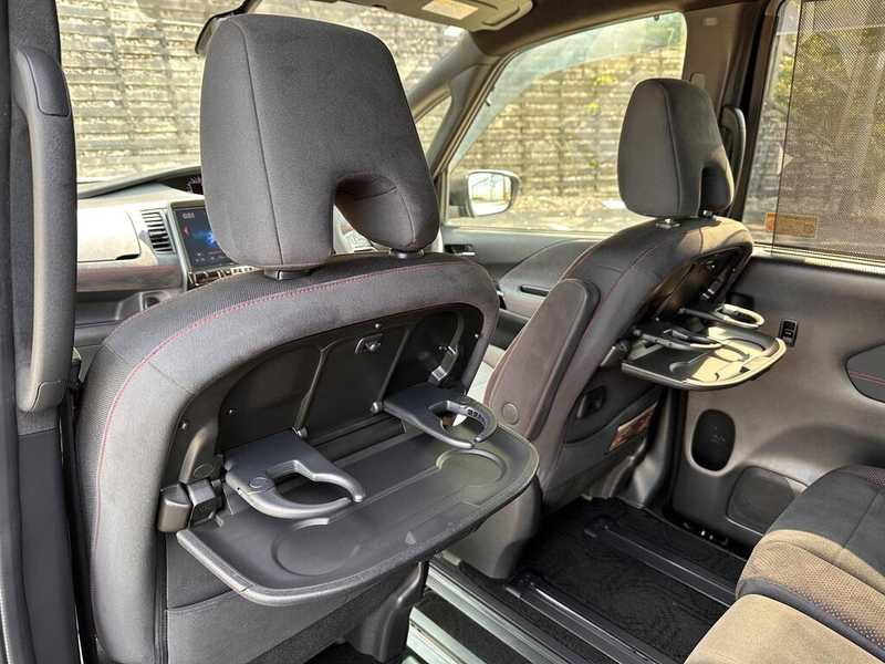 2020 Nissan Serena 2,0L 2020 Cyprus
