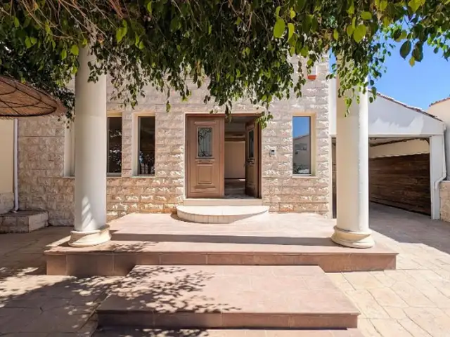 5-bedroom maisonette for sale, Limassol — Historical Center