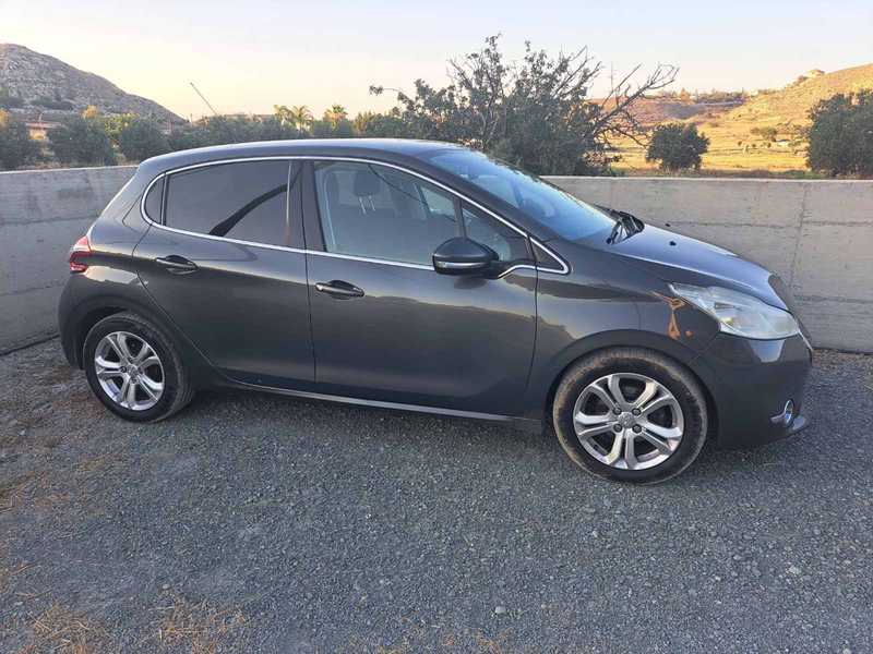 2014 Peugeot 208 1,4L 2014 Cyprus
