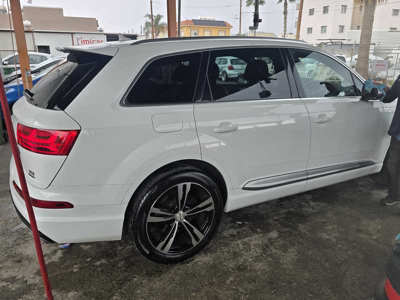 2016 Audi Q7 3,0L 2016 Cyprus