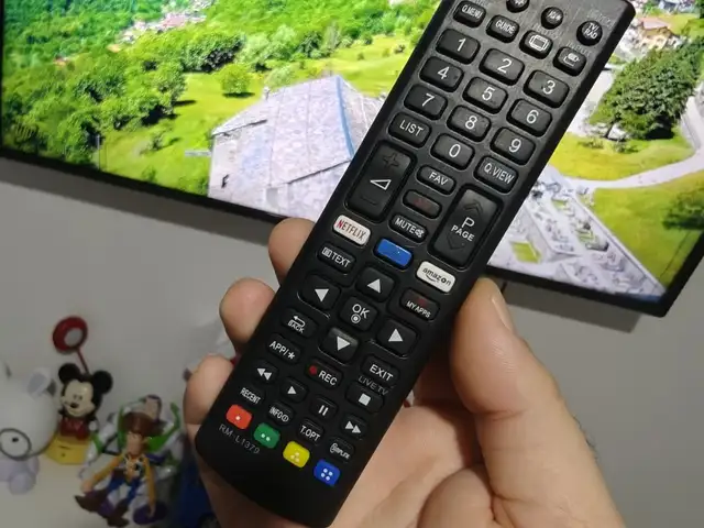 Smart TV LG 43 inche corner crak, Επαρχία Λεμεσού — Λεμεσός - Ομόνοια