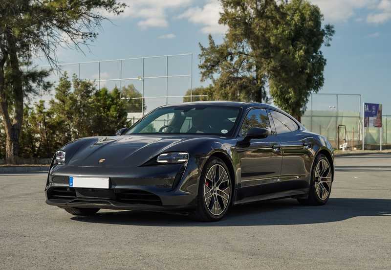 Porsche Taycan Electric 2021