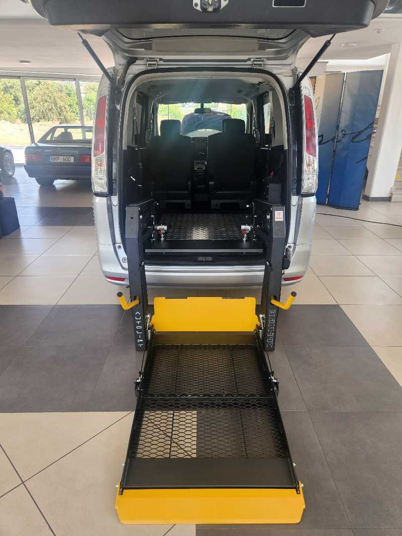 2014 Nissan Serena 2,0L 2014 Cyprus