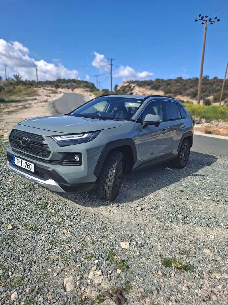 Toyota RAV4 2,5L 2025