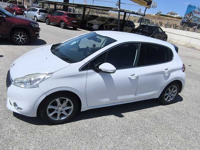 2015 Peugeot 208 1,4L 2015 Cyprus