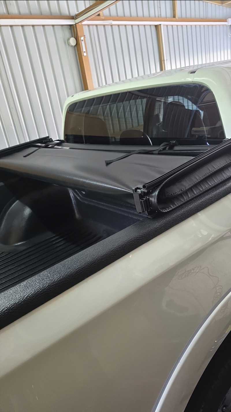 2017 Mitsubishi L200 2,4L 2017 Cyprus