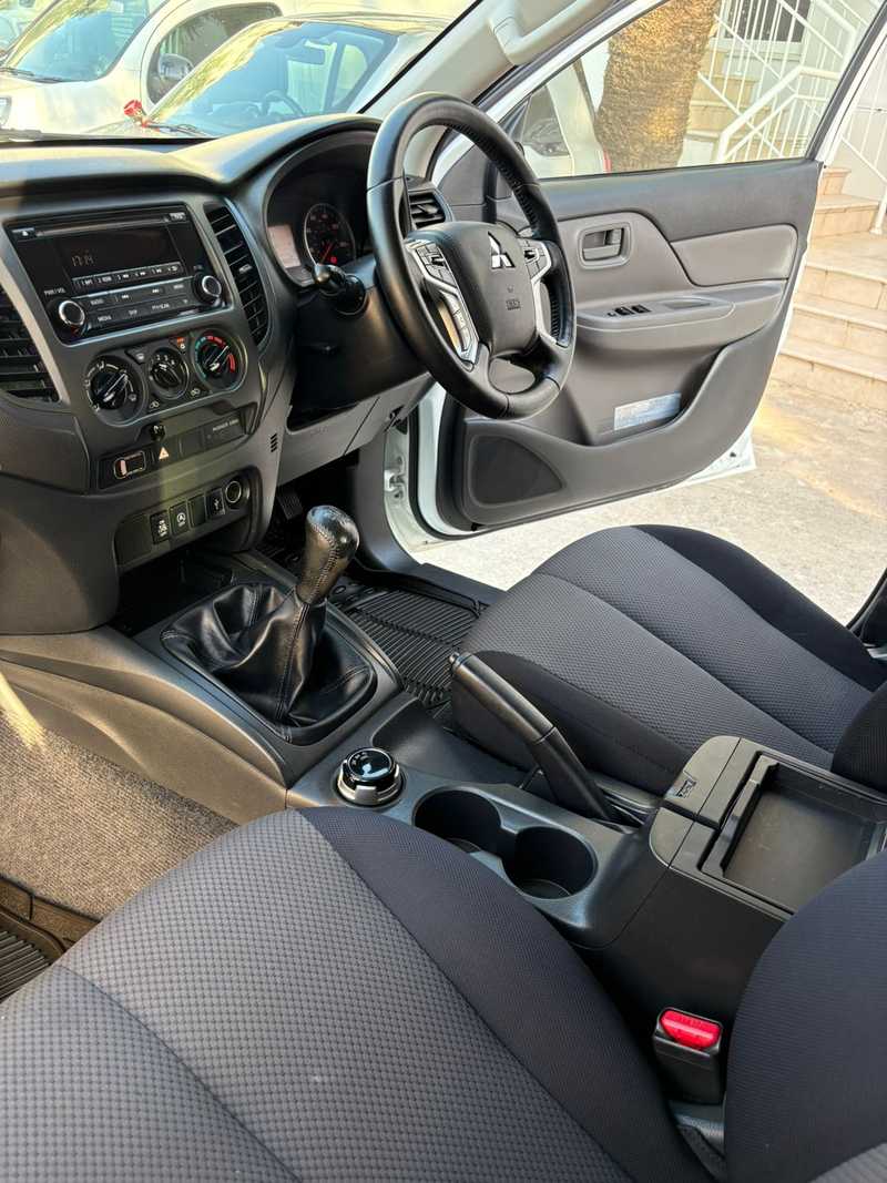 2017 Mitsubishi L200 2,4L 2017 Cyprus