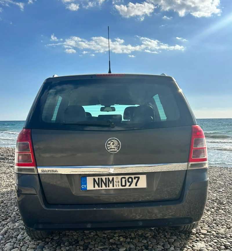 2011 Opel, Vauxhall Zafira 1,7L 2011 Cyprus