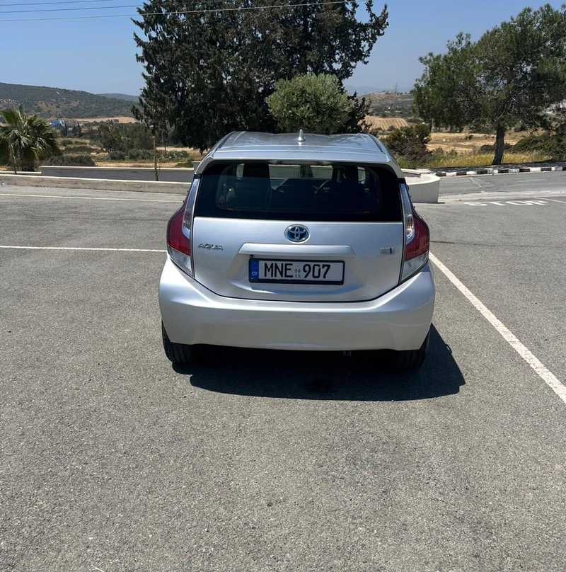 2015 Toyota Aqua 1,5L 2015 Cyprus