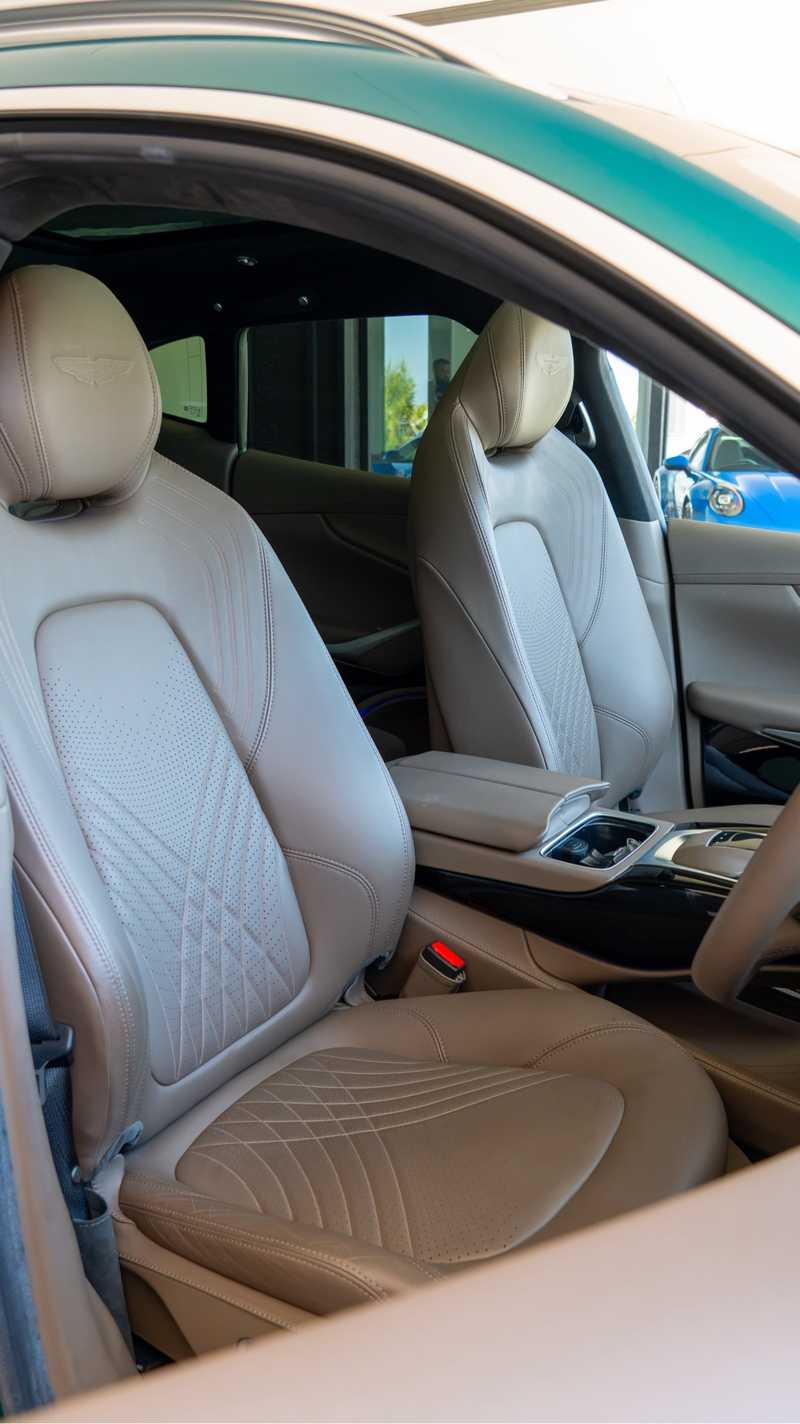 2023 Aston Martin DBX 4,0L 2023 Cyprus