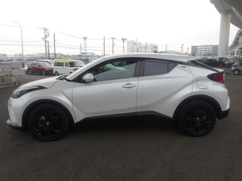 2022 Toyota C-HR 1,8L 2022 Cyprus