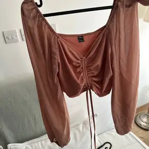 New long sleeved top, Nicosia — Aglantzia