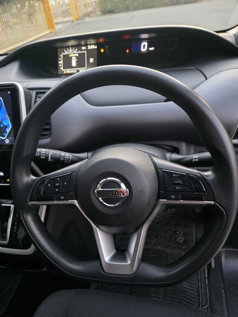 2018 Nissan Serena 2,0L 2018 Cyprus