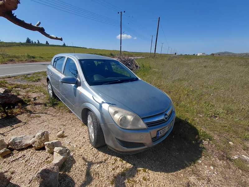 2010 Opel, Vauxhall Astra 1,6L 2010 Cyprus