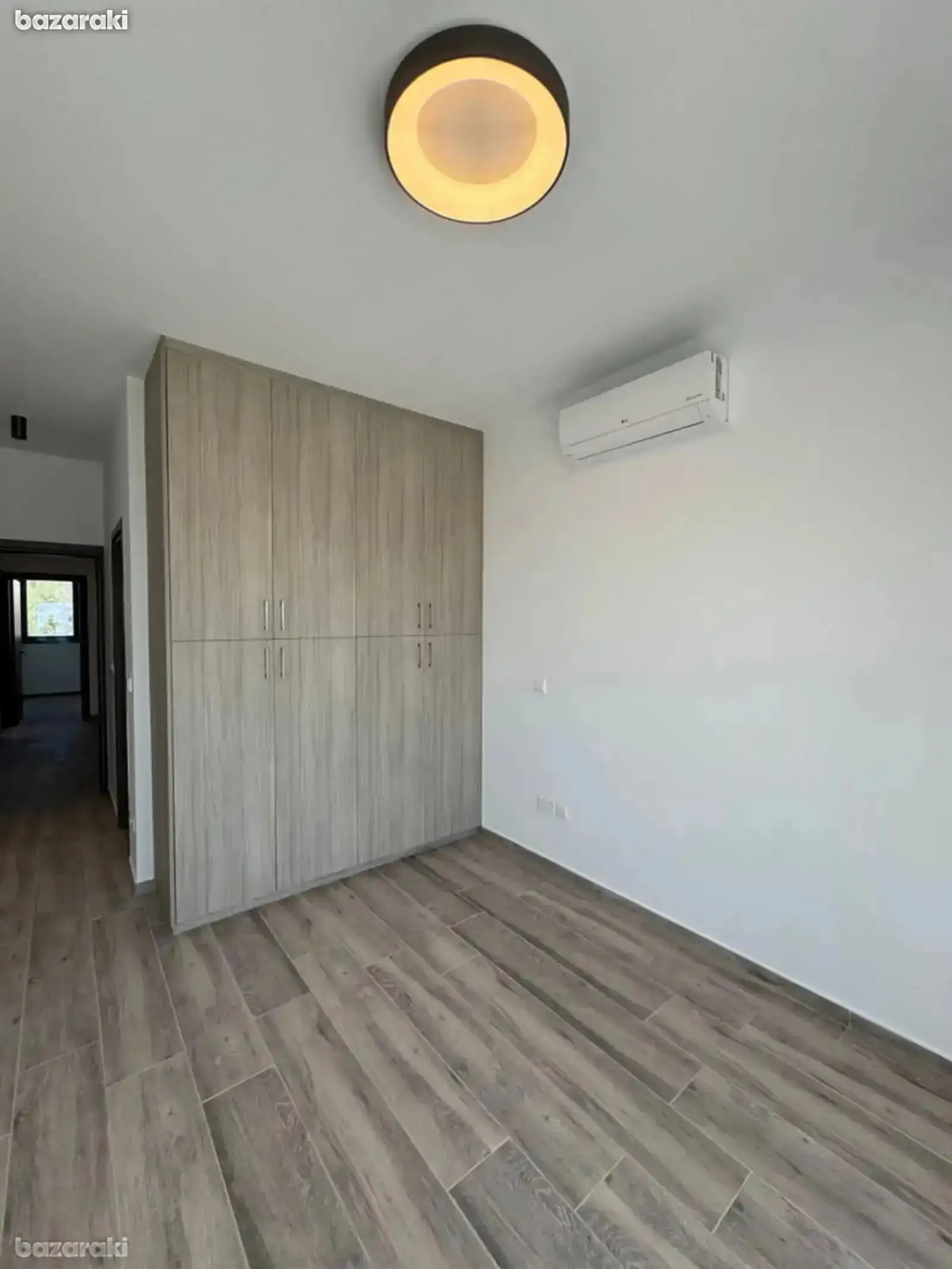 House, 6 bedrooms — 12