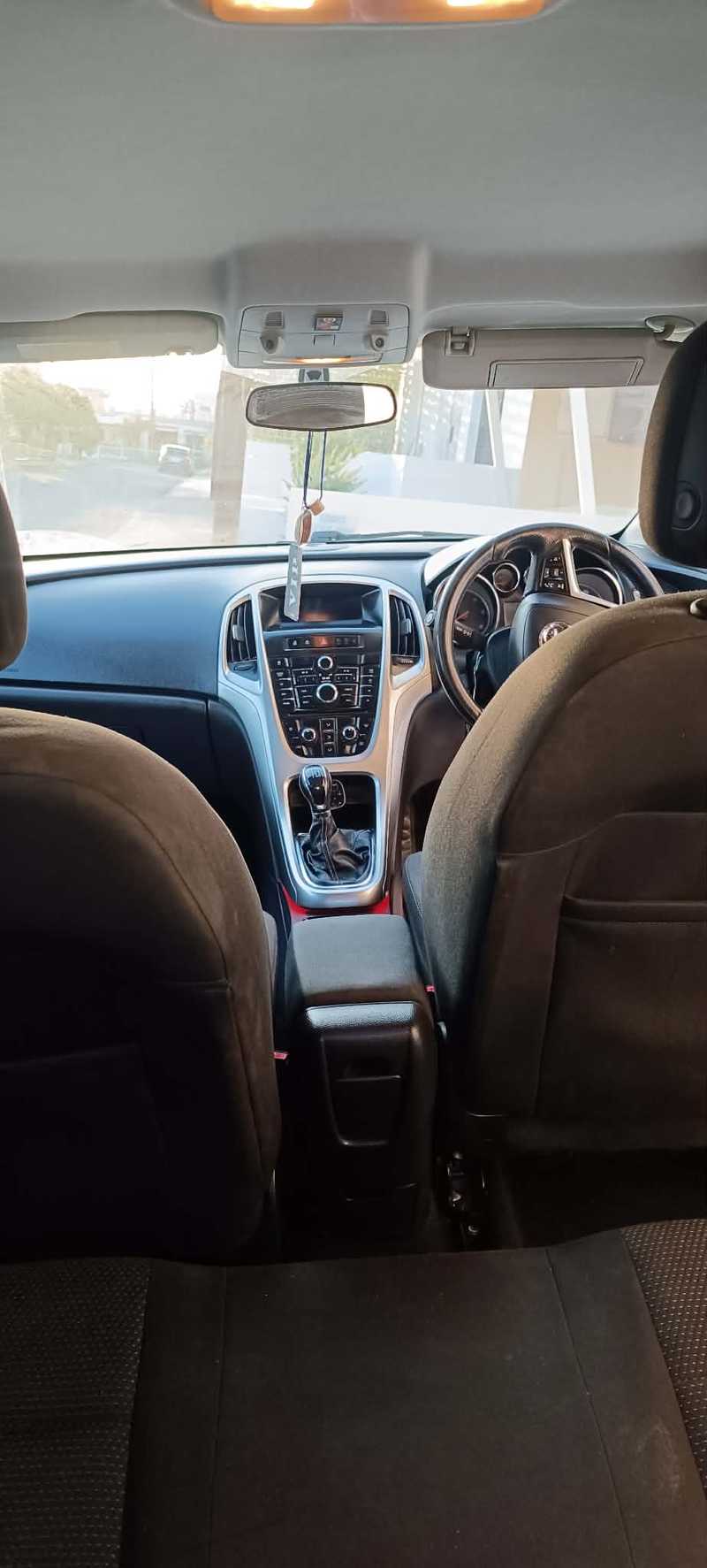 2010 Opel, Vauxhall Astra 1,7L 2010 Cyprus