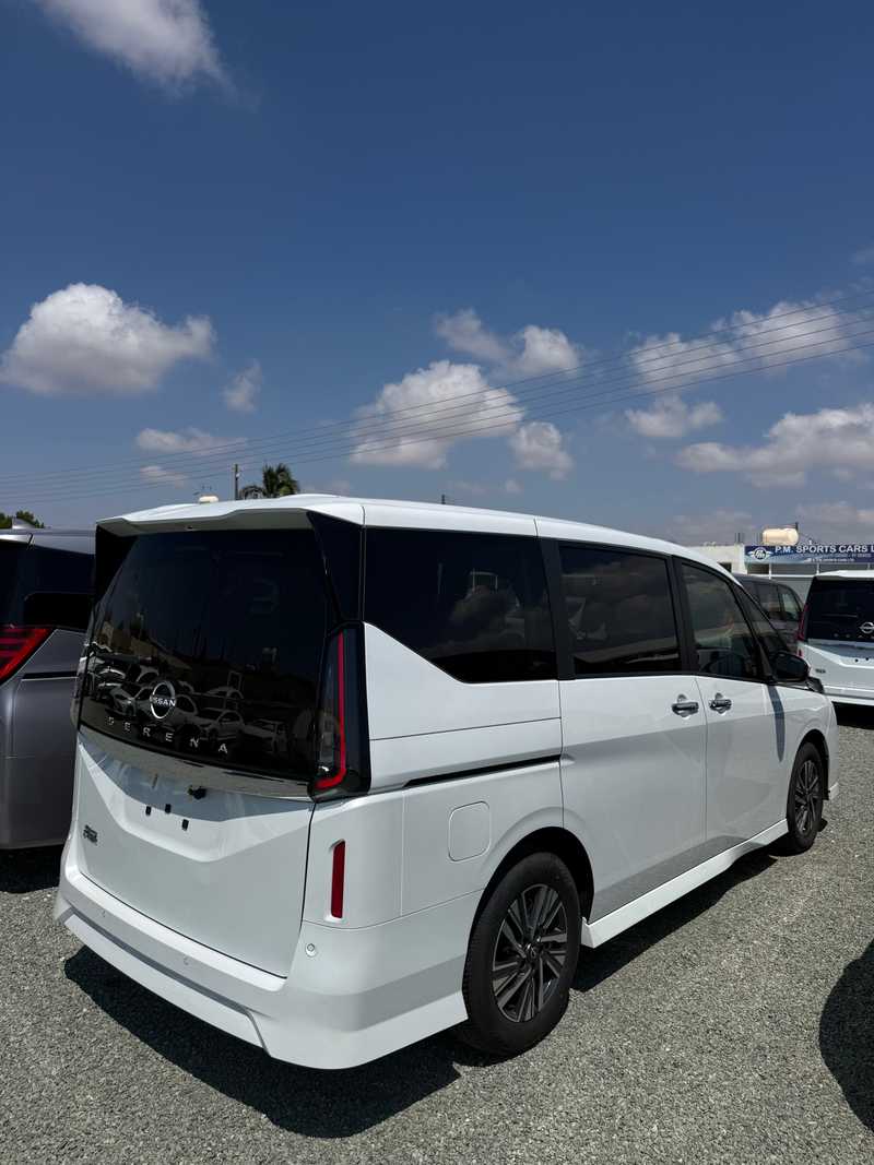 2025 Nissan Serena 2,0L 2025 Cyprus