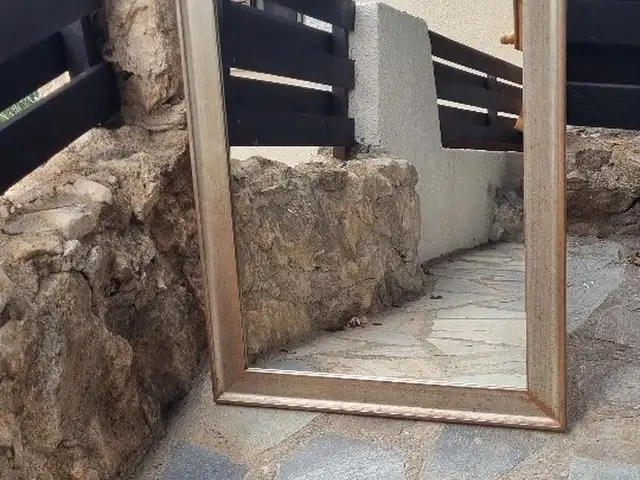 Mirror, Επαρχία Πάφου — Τάλα