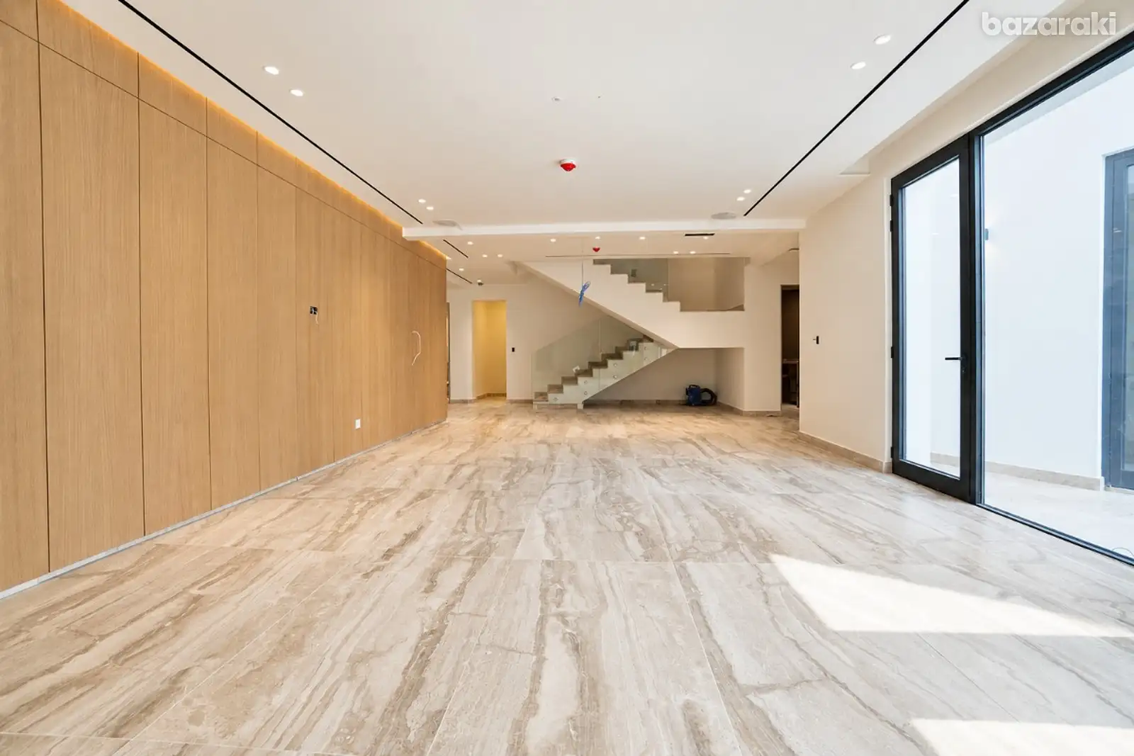 Villa, 8 bedrooms — 7