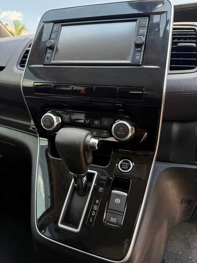 2022 Nissan Serena 2,0L 2022 Cyprus