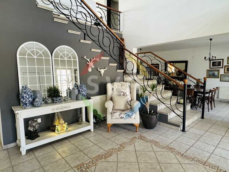 4-bedroom detached house for sale
