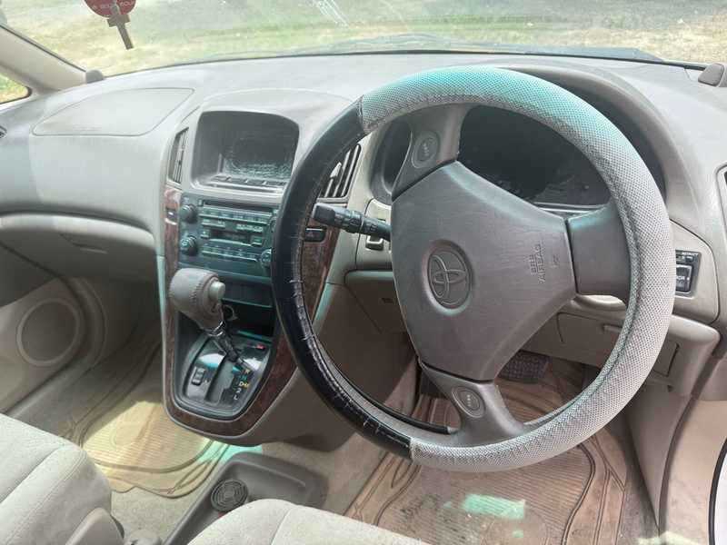 1999 Toyota Harrier 3,0L 1999 Cyprus