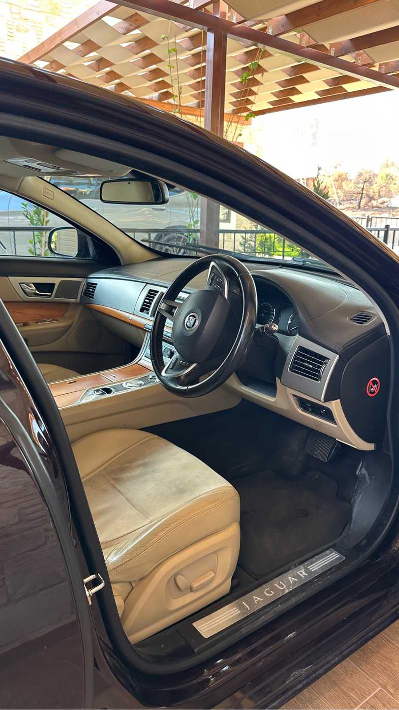 2013 Jaguar XF 2,2L 2013 Cyprus