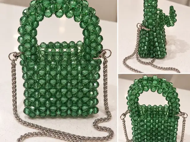 Green beaded evening bag with silver chain, Limassol — Kato Polemidia