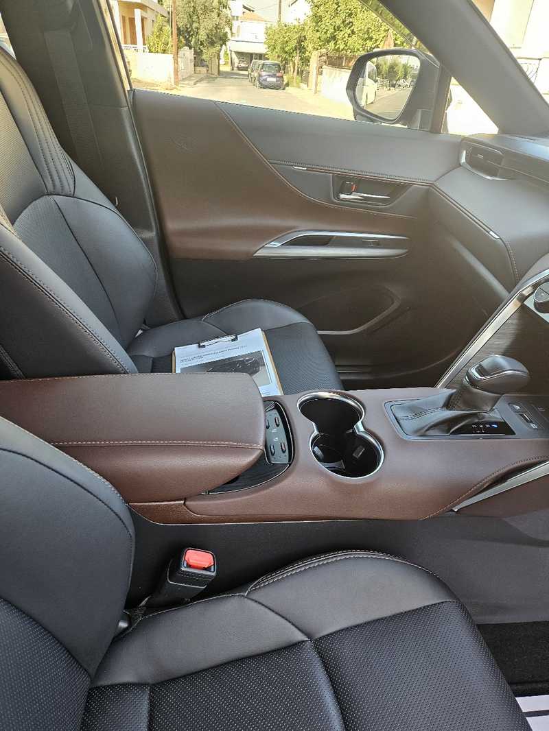 2022 Toyota Harrier 2,5L 2022 Cyprus