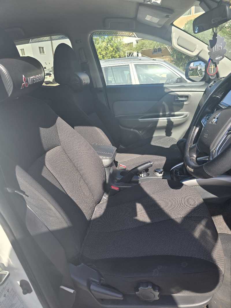 2017 Mitsubishi L200 2,4L 2017 Cyprus