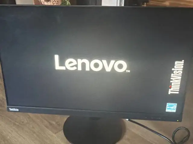 Lenovo thinkvision s24e-10 monitor in perfect condition 23.8 inch, Limassol — Limassol - Agios Nicolaos