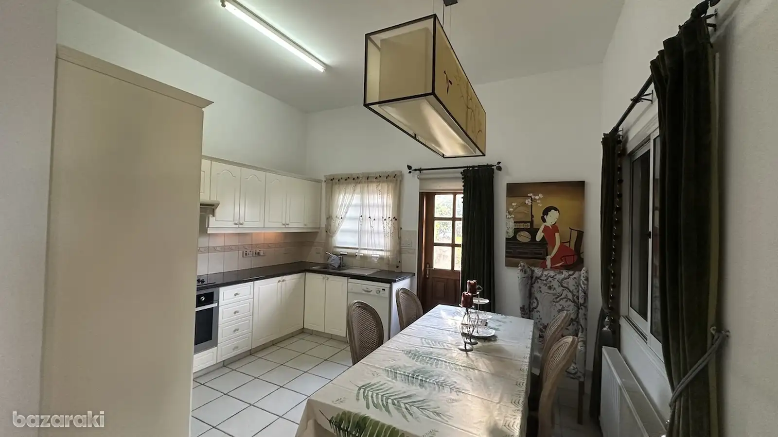 House, 5 bedrooms — 6