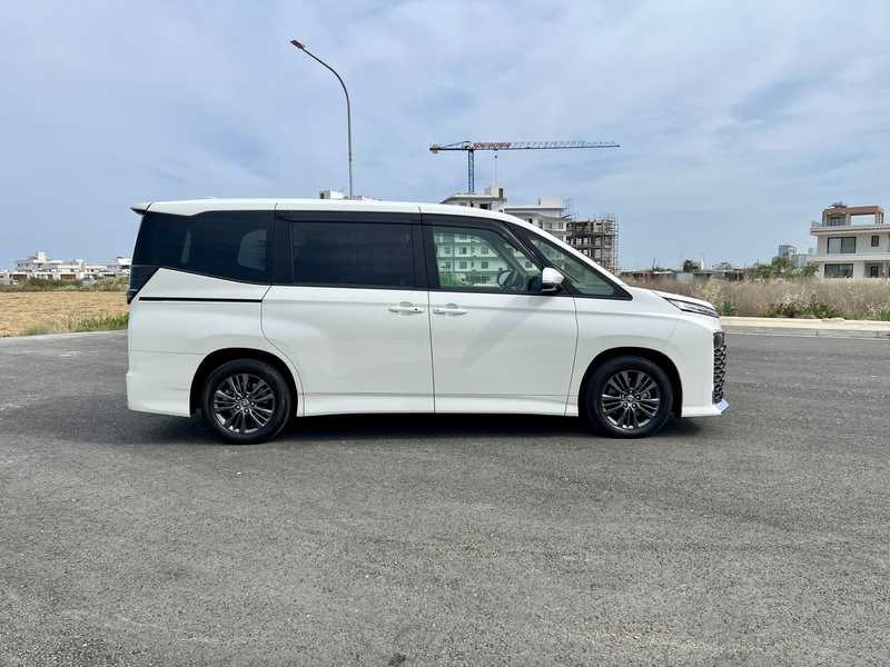 2023 Toyota Voxy 2,0L 2023 Cyprus