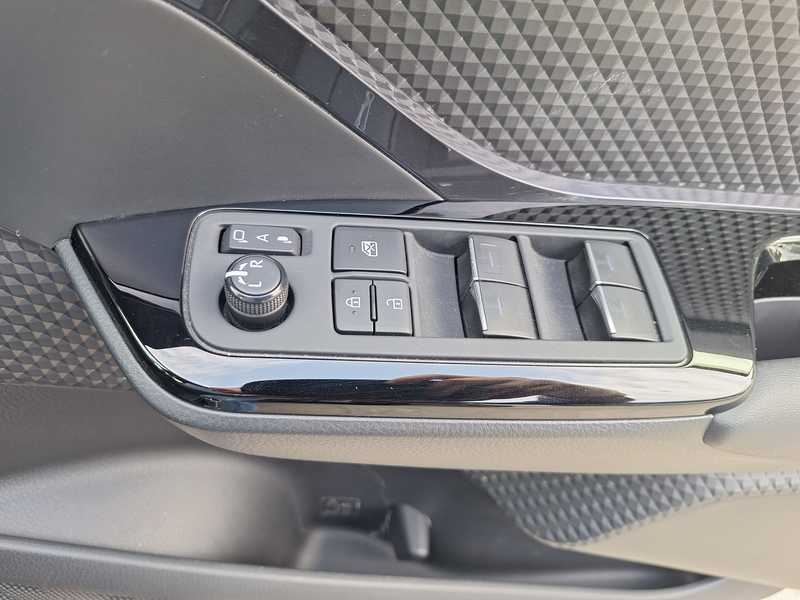 2022 Toyota C-HR 1,8L 2022 Cyprus