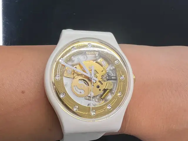 Ρολόι άσπρο swatch, Nicosia — Lakatameia - Archangelos-Anthoupoli
