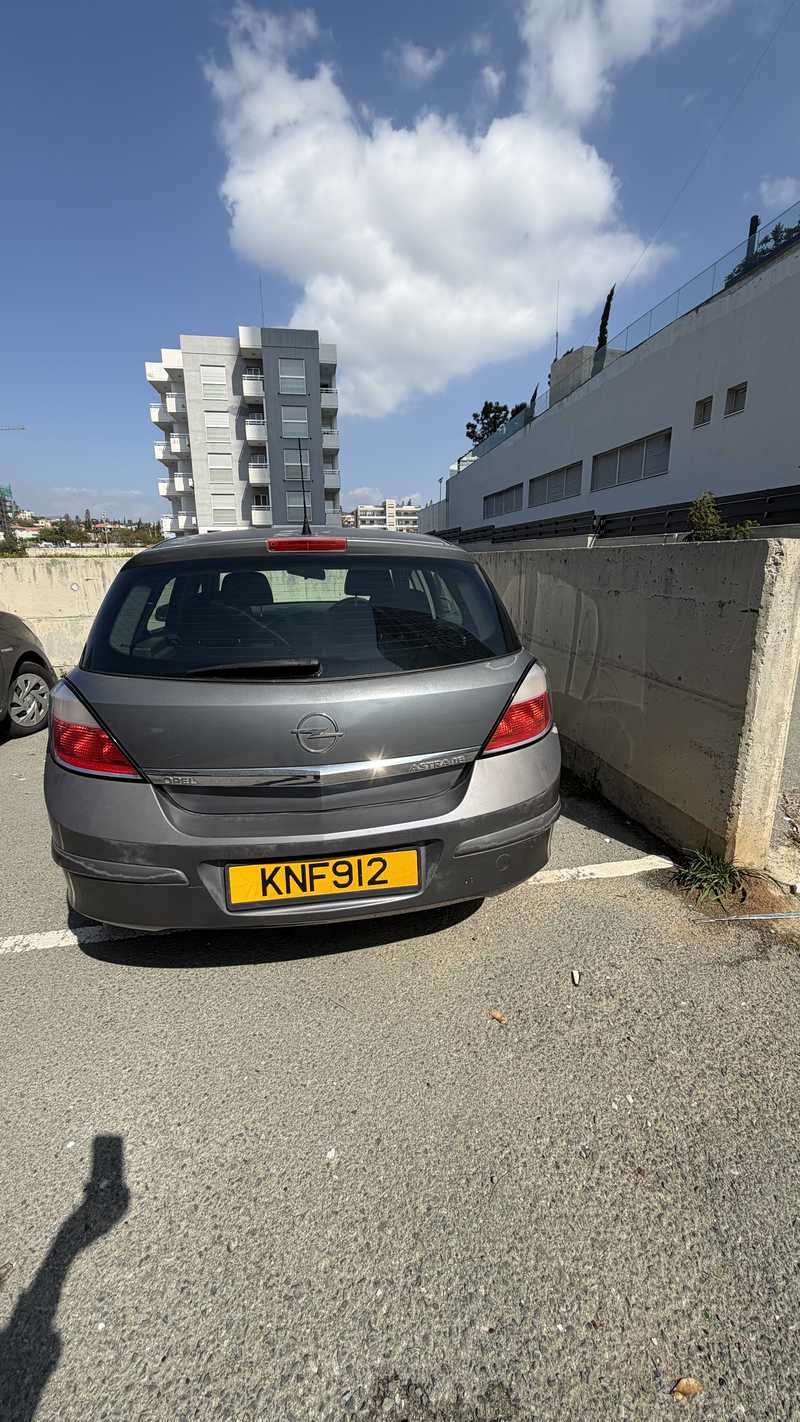2008 Opel, Vauxhall Astra 2,2L 2008 Cyprus