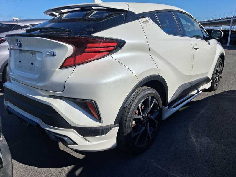 2021 Toyota C-HR 1,8L 2021 Cyprus
