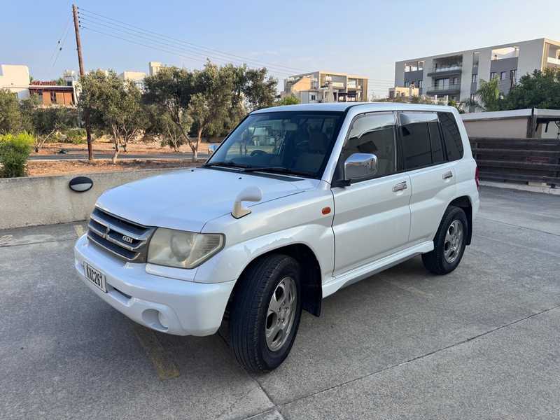 2001 Mitsubishi Pajero 2,0L 2001 Cyprus
